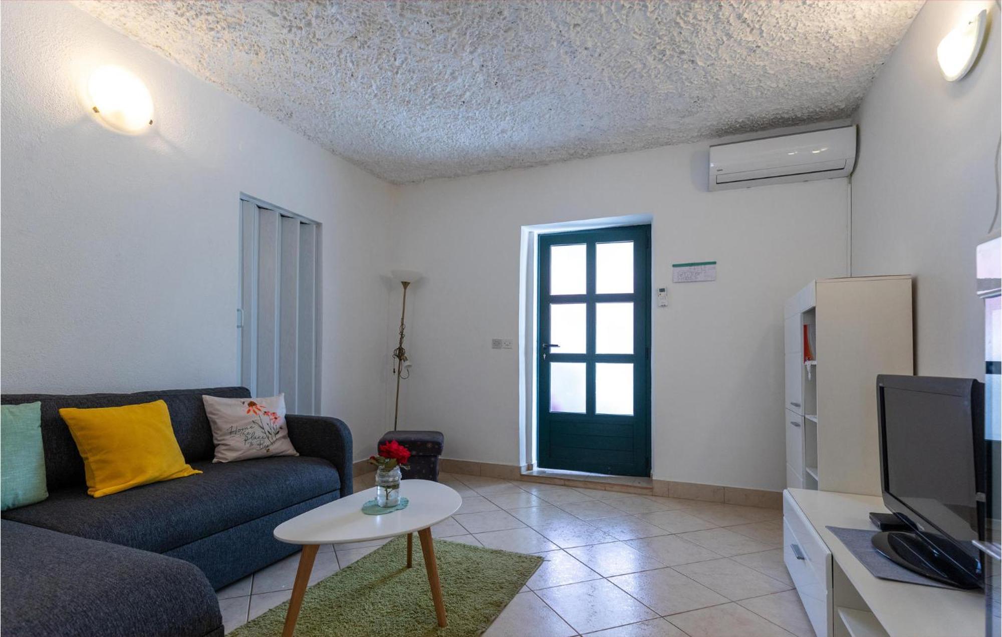 Two-Bedroom Apartment in Klek Buitenkant foto