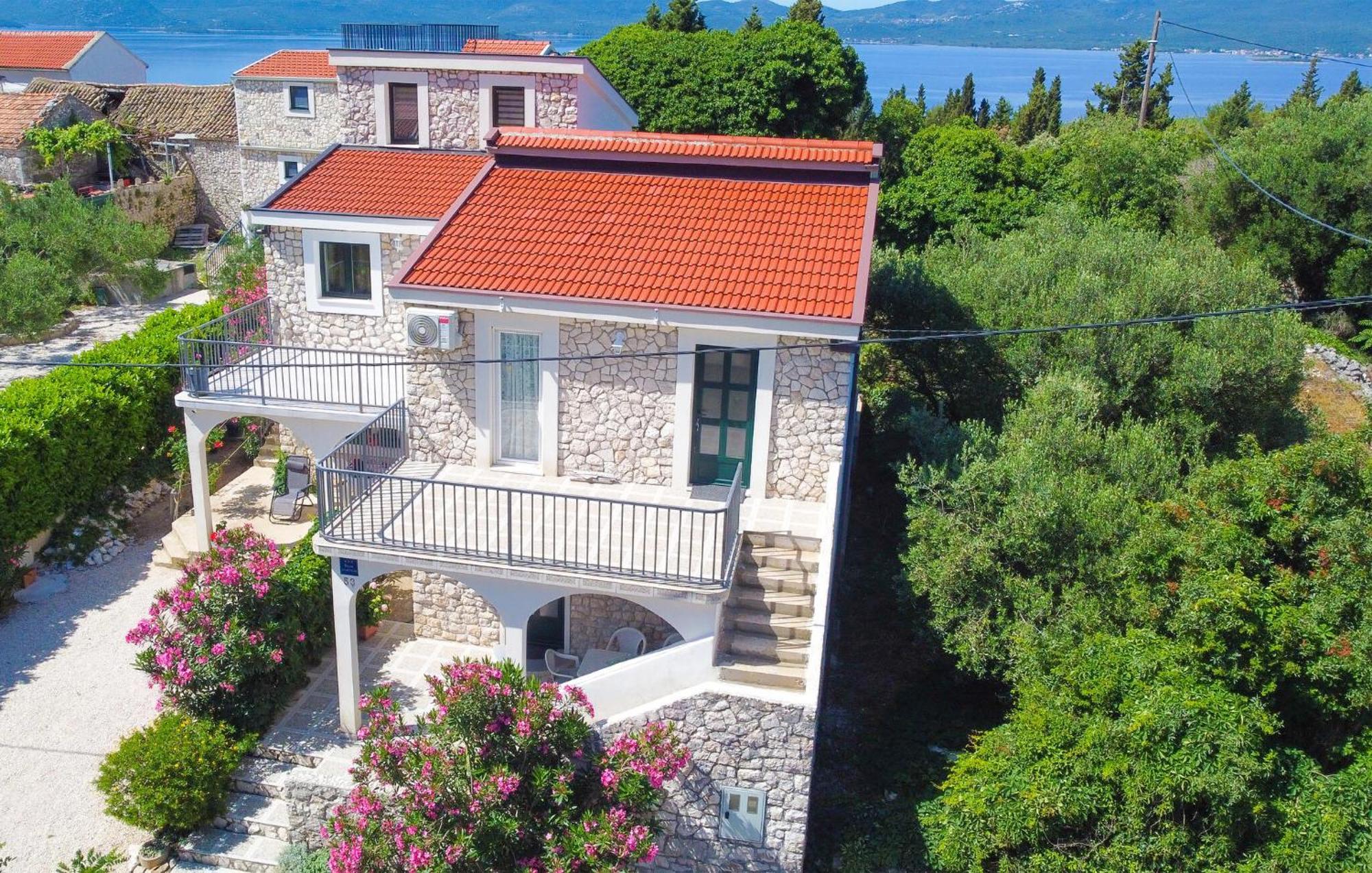 Two-Bedroom Apartment in Klek Buitenkant foto